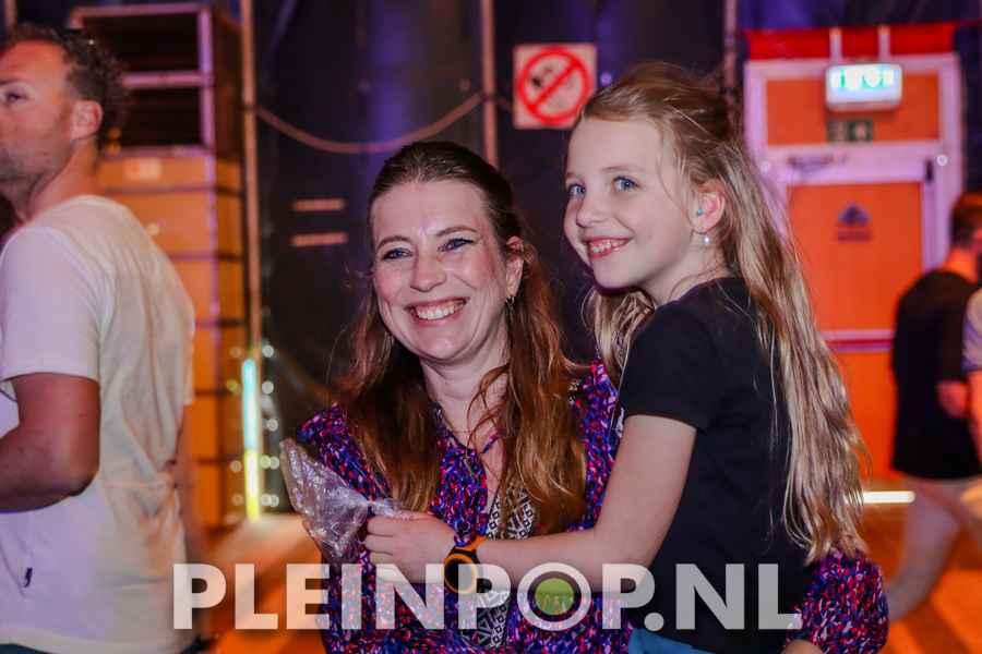 Publiek    Bezoekers (140)